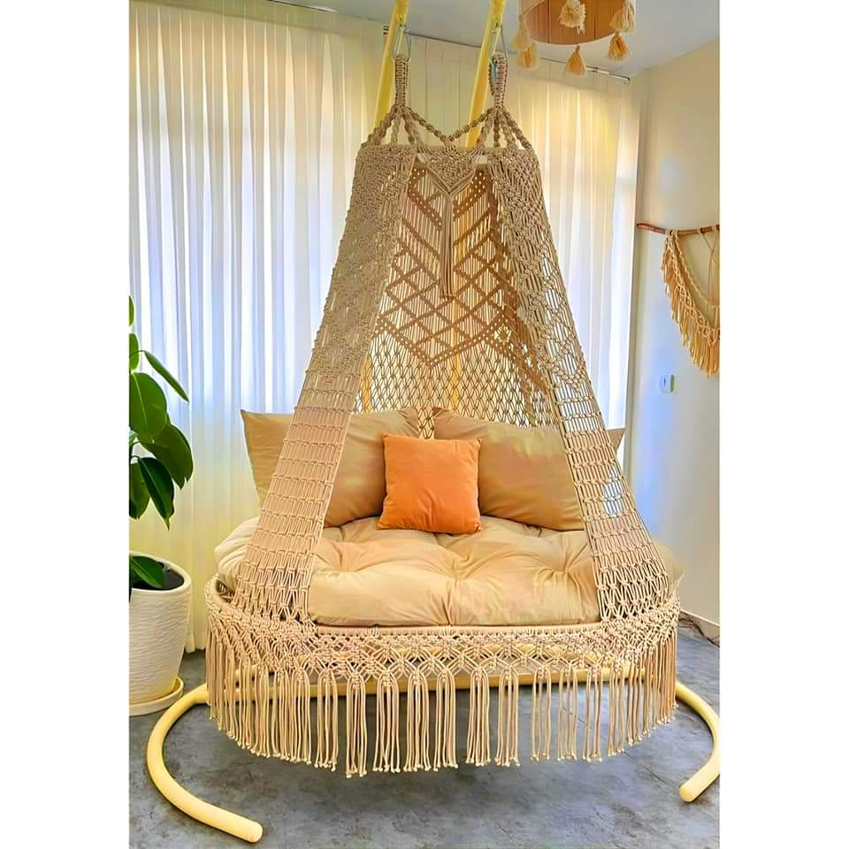 IMG-20250822-WA0001 Queen Dolna 50” Size Light Golden colour with fellow - Image 1